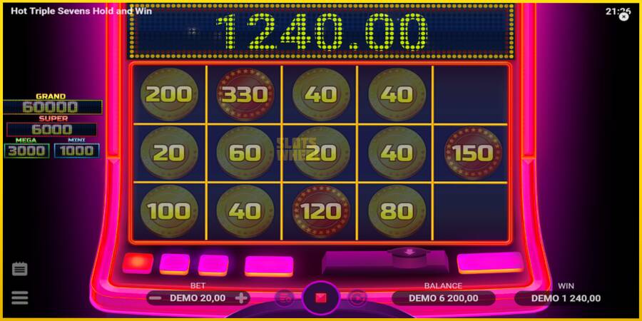 Картинка 4 ігрового апарату Hot Triple Sevens Hold & Win